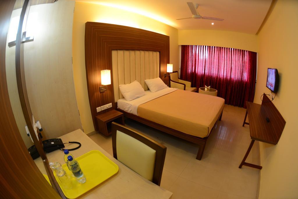Hotel Ayush International Mangalore Quarto foto