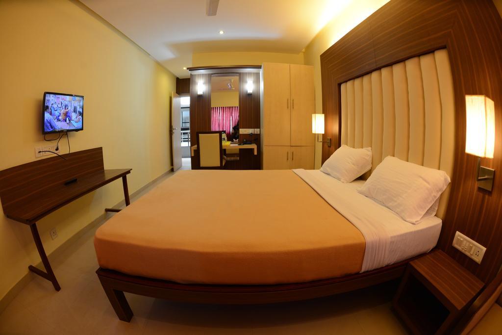 Hotel Ayush International Mangalore Quarto foto